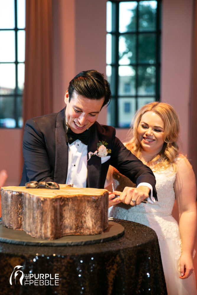 Wedding Cake-Aholics